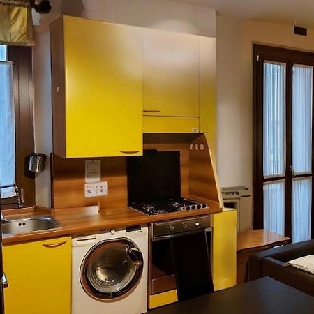Vfh Stylish Boutique Apartment-City Center Milan Bagian luar foto