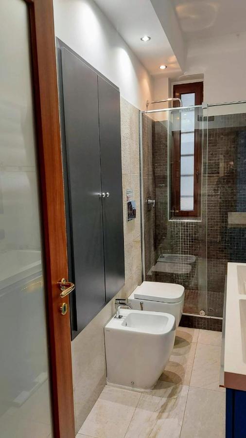 Vfh Stylish Boutique Apartment-City Center Milan Bagian luar foto