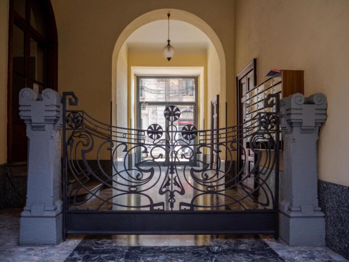 Vfh Stylish Boutique Apartment-City Center Milan Bagian luar foto