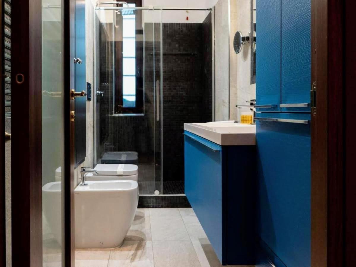 Vfh Stylish Boutique Apartment-City Center Milan Bagian luar foto