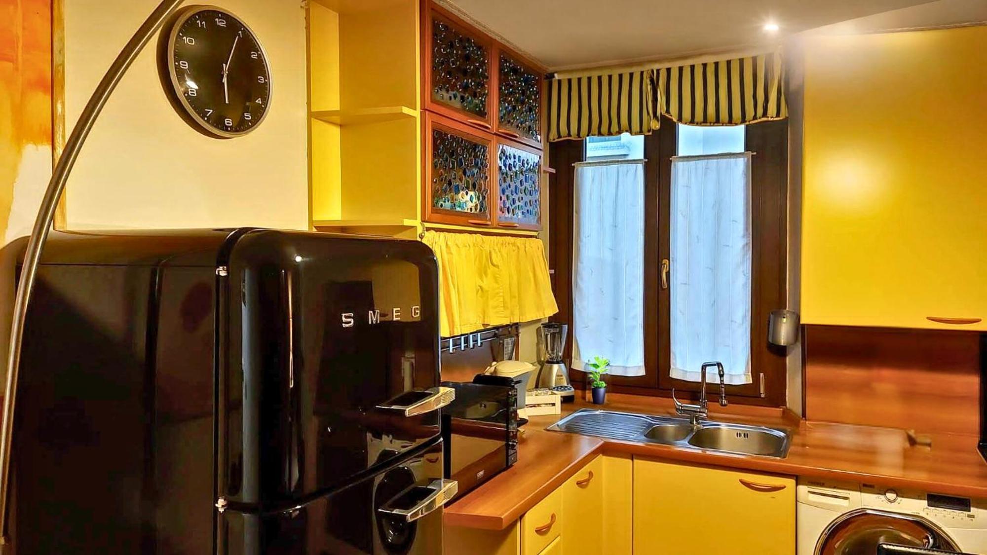 Vfh Stylish Boutique Apartment-City Center Milan Bagian luar foto