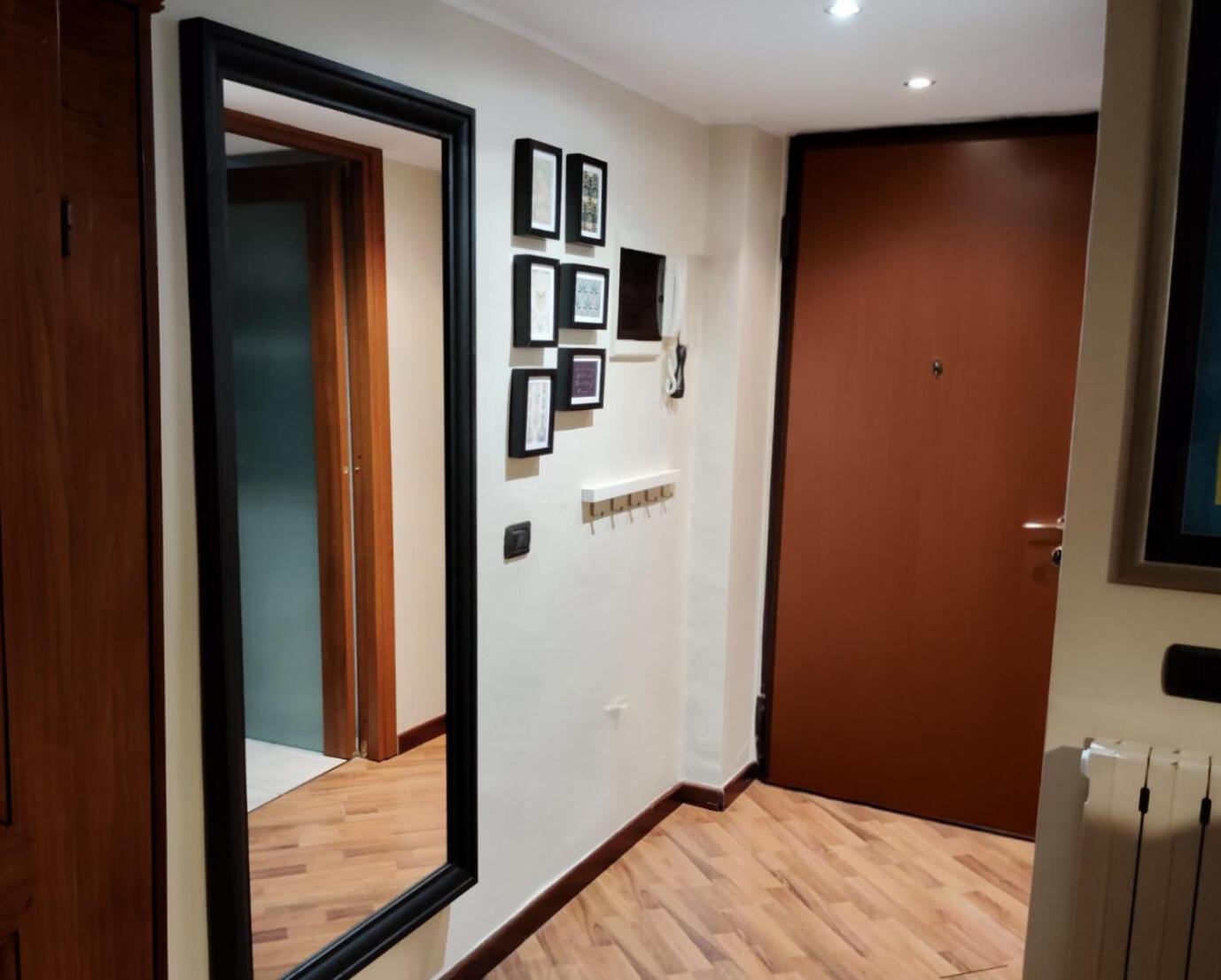 Vfh Stylish Boutique Apartment-City Center Milan Bagian luar foto